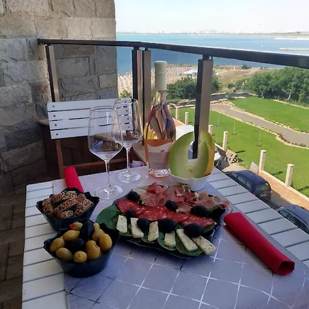 For Guests Panorama - First Line Sea Apartament Burgas City